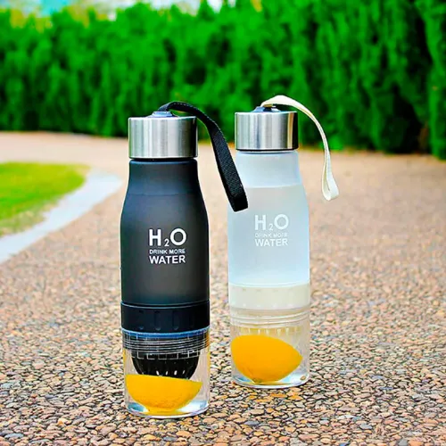 Большая спортивная бутылка 24 см H2O DRINK More Water, с соковыжималкой для цитрусовых - фото 5