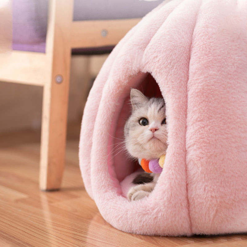 Мягкий домик для животных в виде тыквы, тёплый с мягкой внутренней подушкой 47х37 см Аnimal World Розовый фото - 2