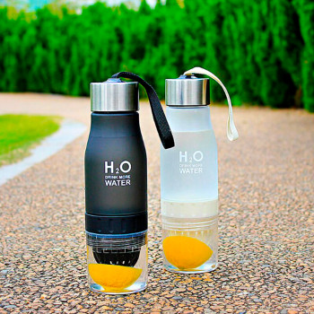 Велика спортивна пляшка 24 см H2O DRINK More Water, з соковижималкою для цитрусових